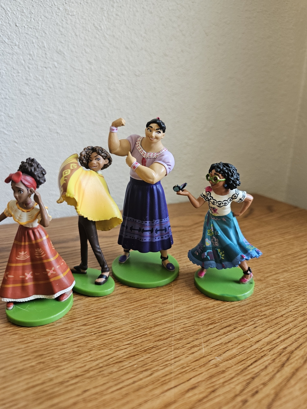 Encanto Lot Of 4 Figures Disney Toys 3-5 Inch